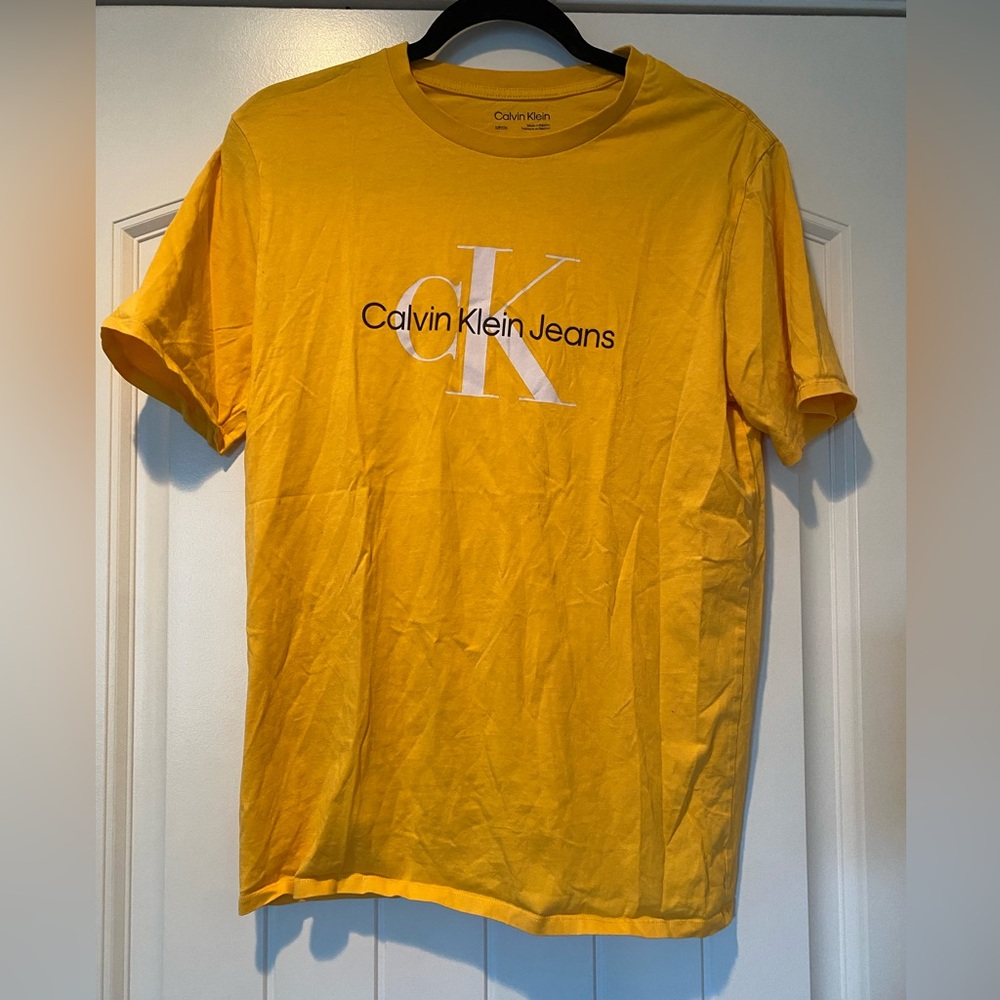 Mens (Unisex) Calvin Klein Short Sleeve Classic Fit T-Shirt Yellow Size Small